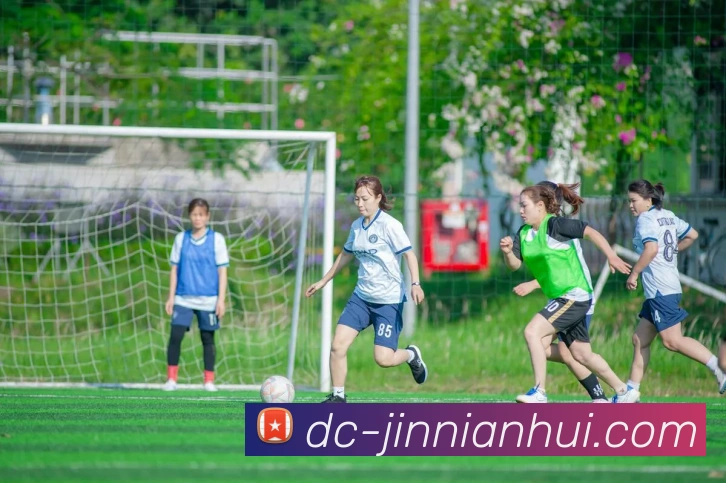 维克托·奥斯梅恩：从尼日利亚球场到欧洲顶级射手的崛起之路